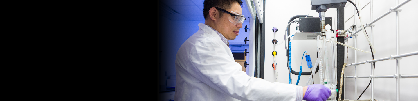 Scientist in the lab 